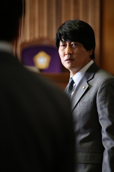  지난 박근혜 전 정권은 이 영화 <변호인>을 표적 삼아 갖은 탄압을 자행했다. 