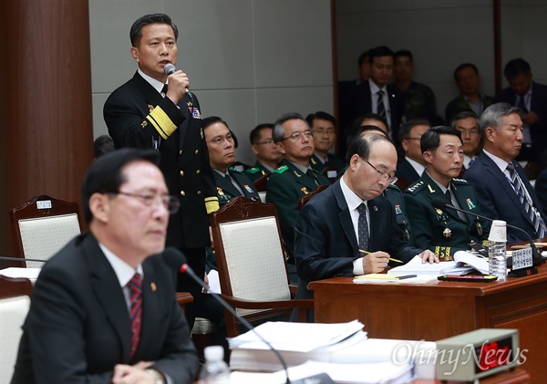 [오마이포토] 국감 질의 답변하는 김종일 사이버사령관 