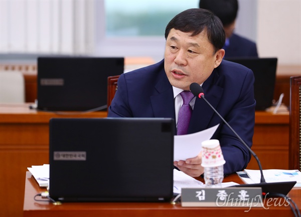 새민중정당 김종훈 의원이 지난 10월 13일 오후 국회 산업통상자원중소벤처기업위원회 국정감사에서 발언을 하고 있다. 