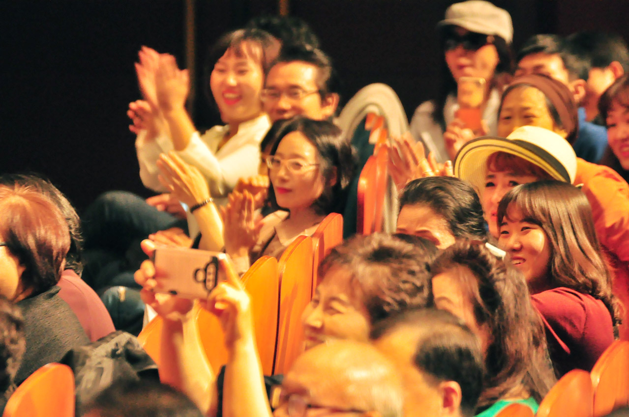 지난 14일 오후 3시 성남시청 온누리홀에서 이재명 성남시장의 토크콘서트 참석자들 모습