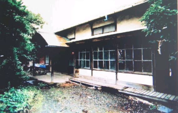 마쓰시로 지하호 인근에 있는 위안소 건물. 90년대 초 필자가 방문했을 때까지는 존재했다. 