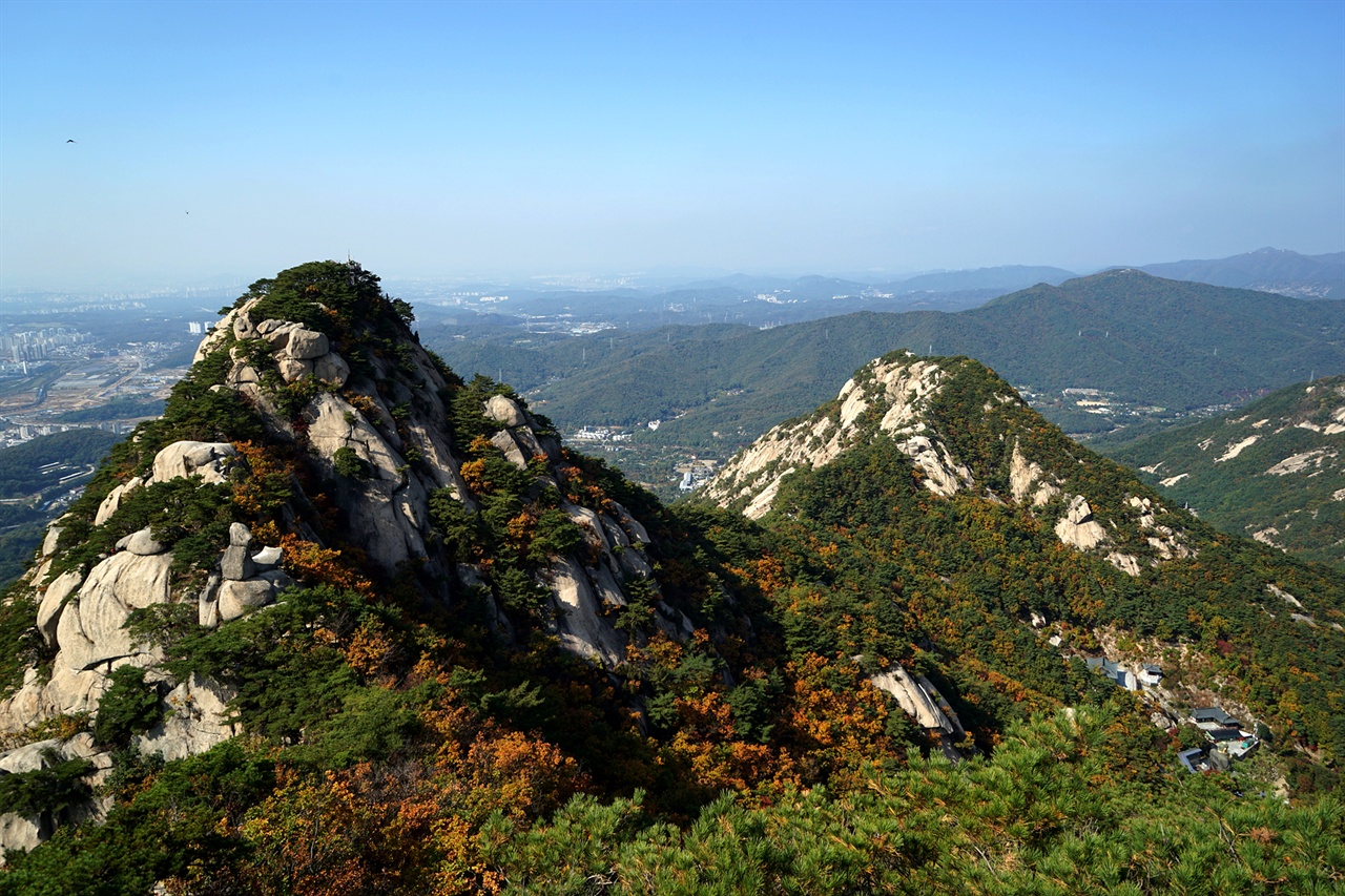  지나온 용출봉과 그 뒤 의상봉