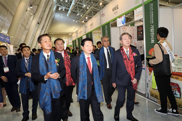25일 경남 창원컨벤션센터에서 열린 ‘제16차 세계한상대회’.