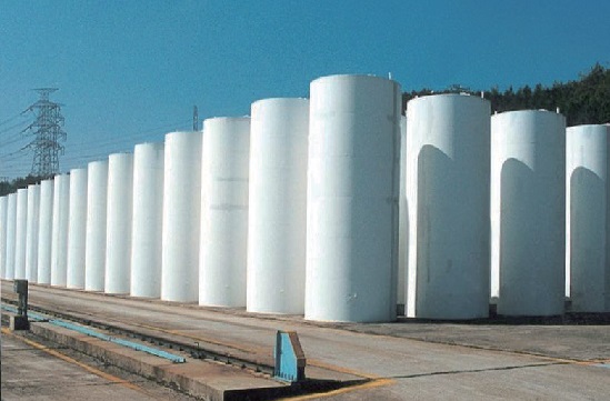 월성원전 건식저장시설 ‘콘크리트 사일로'의 모습. 월성 원전은 건식저장시설인 콘크리트 사일로와 맥스터를 건설하여 운영하고 있다. 