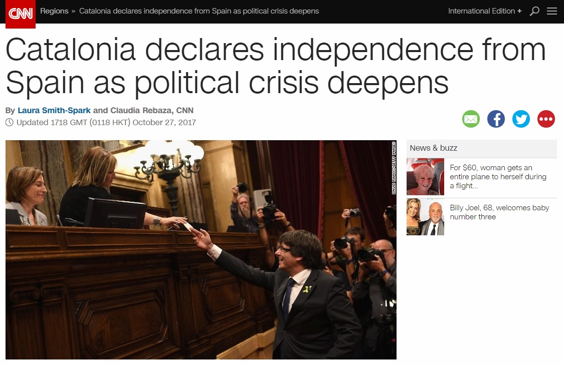카탈루냐 자치의회 독립 표결을 보도하는 CNN 뉴스 갈무리.