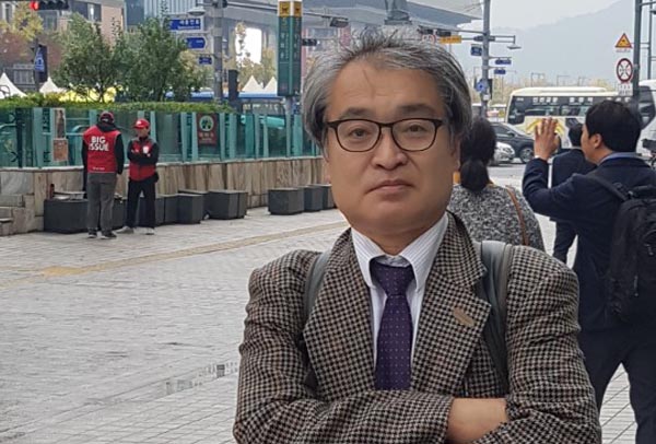 '저널리스트를 지망하는 한일학생포럼'에 참가한 일본 대학생들을 인솔한 우에무라 다카시 전 아사히신문 기자는 "일본은 과거의 잘못에 대해서 한국에 여러번 사과하기는 했지만 진정성을 보여주지 못했다"고 말했다.