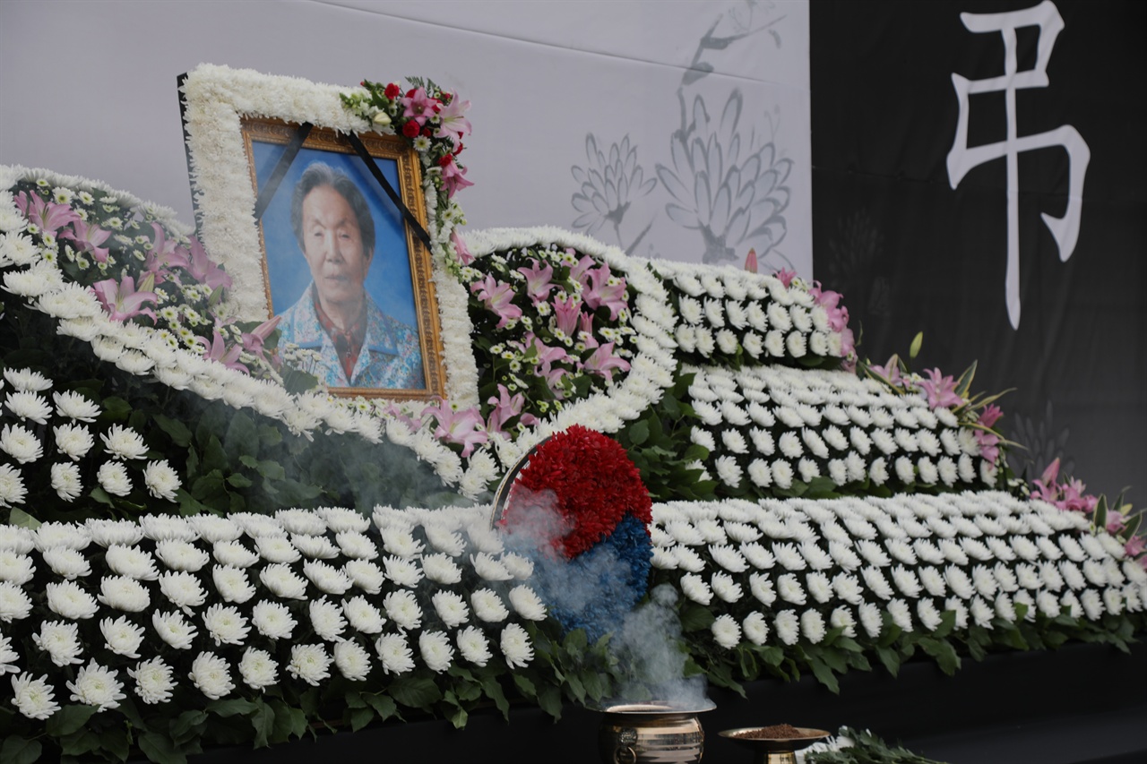충남에 남은 마지막 일본군 위안부 피해자였던 이기정 할머니의 영결식이 지난 13일 당진시민장으로 치러졌다.  