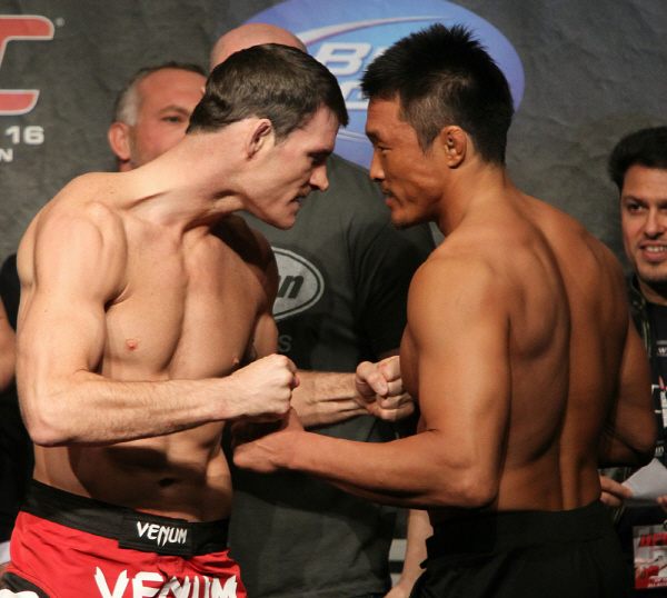 비스핑(왼쪽)은 UFC 미들급에서 활동했던 한국계 파이터 데이스강과 추성훈을 모두 꺾은 유일한 파이터이기도 하다.