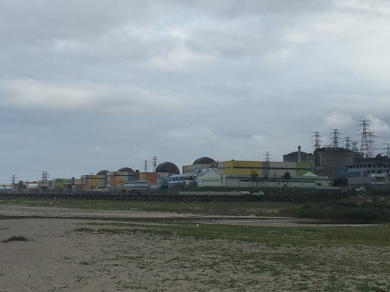 경북 울진군 북면에 있는 한울원자력발전소. 오른쪽 둥근 지붕부터 원자로 1~6호기가 나란히 서 있다.