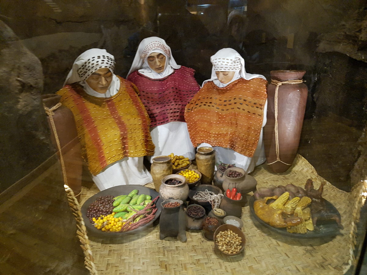 잉카시대부터 식민지시대를 거쳐 현재까지의 에콰도르인들의 삶의 흔적을 통시적으로 살펴볼 수 있다. 