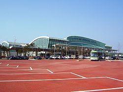 '뜨거운 감자'로 한 층 치솟은 무안국제공항의 모습.