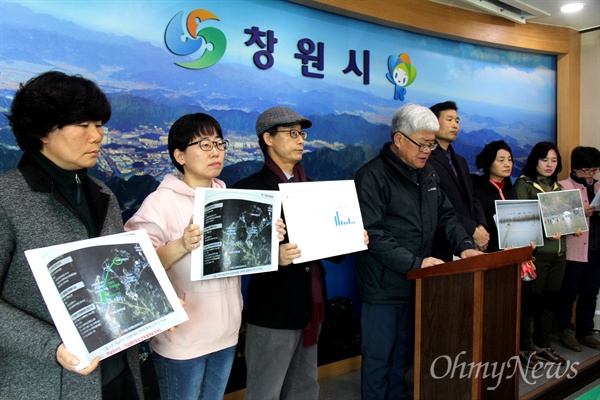 마산창원진해환경운동연합은 11일 창원시청에서 기자회견을 열어 "창원시는 주남저수지 생태관광지 조성사업 중단하고 생태관광계획 수립하라"고 촉구했다.