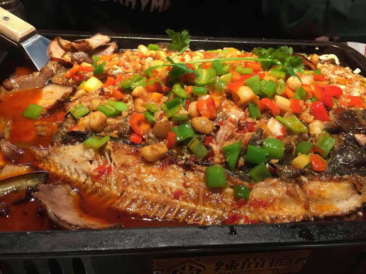 중국의 대표적인 매콤한 물고기 음식 카오위