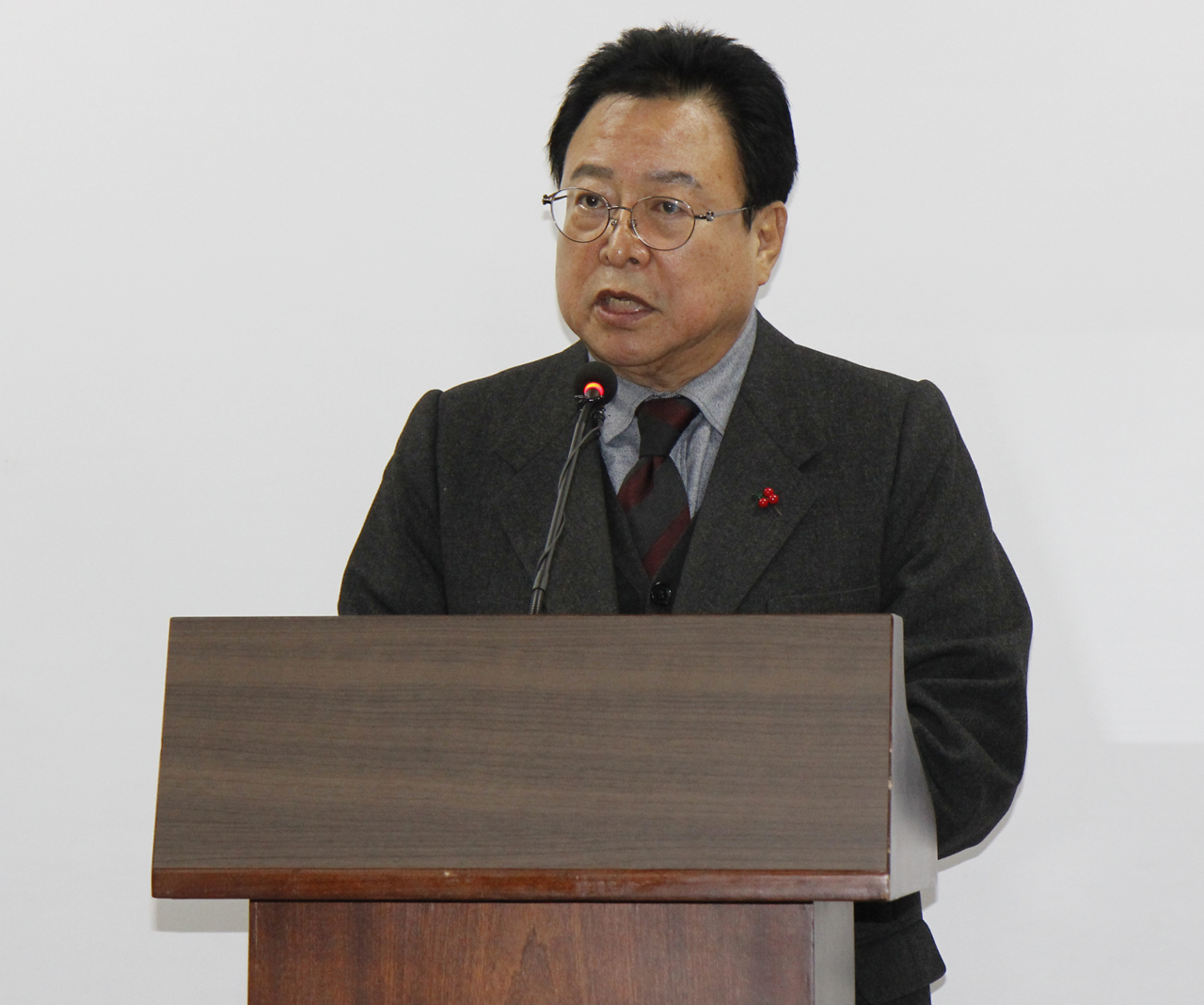 김세호 전 태안군수가 12일 태안군청 브리핑룸에서 기자회견을 열고 자유한국당 복당과 함께 내년 지방선거에서 태안군수 출마를 공식 선언했다.