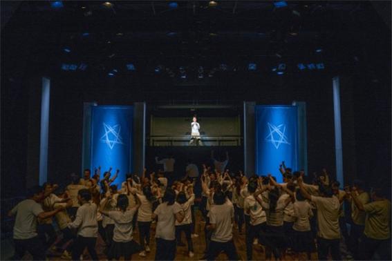 <파란나라>는 한국연극협회가 선정한 ‘2017 공연 베스트 7’에 뽑히는 성과를 올렸으며, 문화예술계를 비롯해 교육계에서도 꼭 눈여겨볼 연극으로 선정했다.  