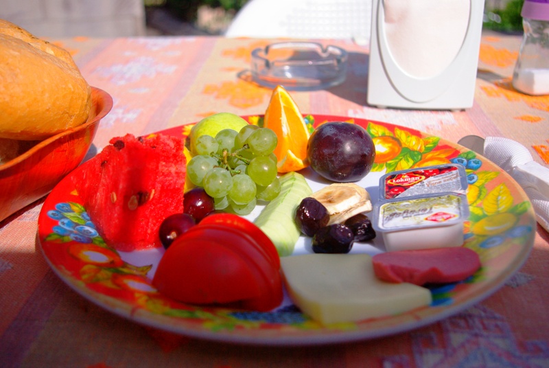색깔이 선명하고 당도가 높은 터키의 과일들.