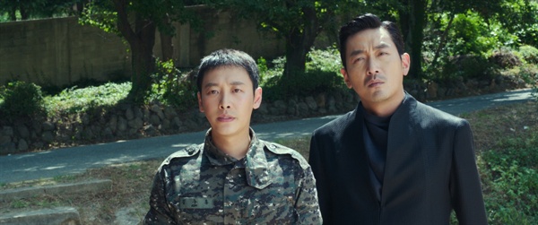  영화 <신과 함께>는 수홍의 죽음을 통해 군 의문사 문제를 건드린다. 