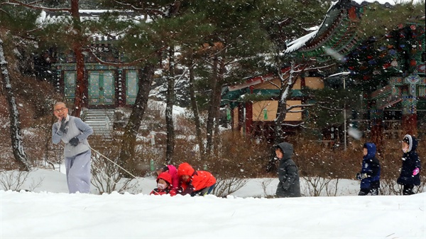  함양 금선사 연꽃어린이집.