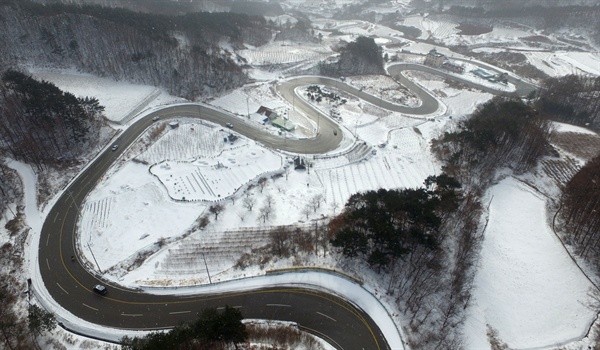  거창 고제면 남덕유산 빼재고개.