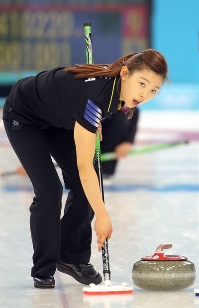 '컬링요정' 이슬비  2014 소치동계올림픽 당시 '컬링요정'으로 불리운 이슬비 전 국가대표 선수