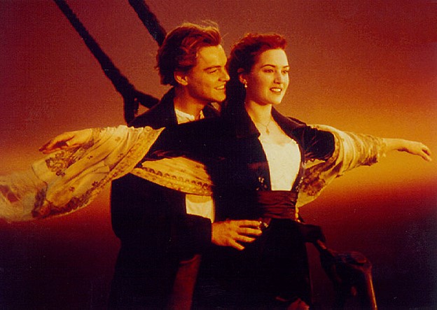  모두가 아는, <타이타닉>의 가장 유명한 장면이다. 선상에서 잭과 로즈과 포즈를 취하고 있다.