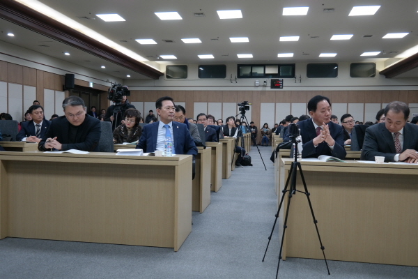 이날 토론회에는 150여명의 시당관계자 및 시민이 참석해 인천시정의 발전 방향에 뜨거운 관심을 보였다.