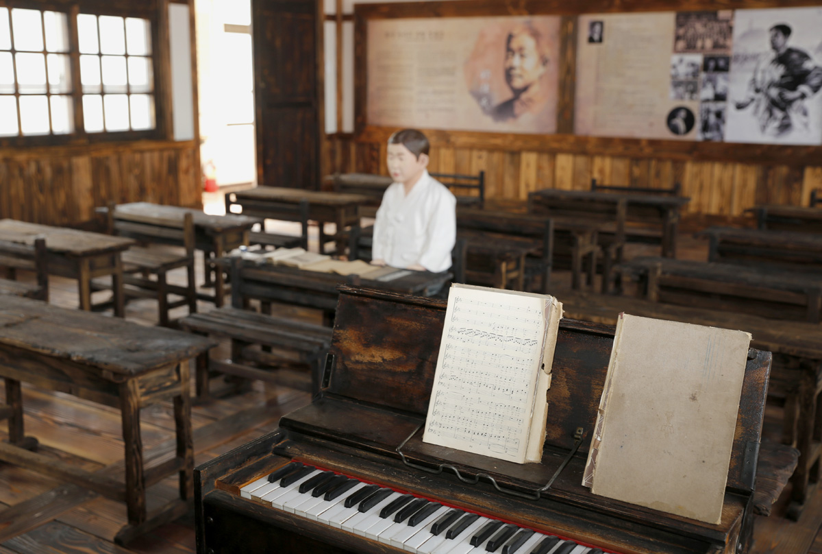 정율성 음악교실 풍경. 그가 초등학교 1∼2학년 시절을 보낸 전남 화순의 능주초등학교에 설치돼 있다.