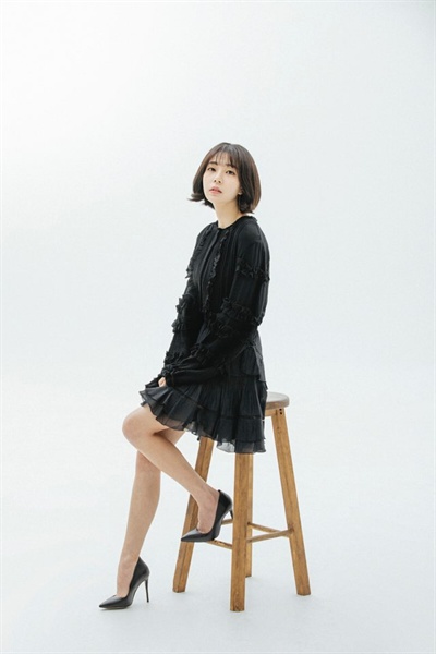  KBS 2TV 월화드라마 <저글러스>에서 비서 좌윤이 역할을 맡은 배우 백진희가 지난 1월 29일 드라마 종영 인터뷰에 응했다. 