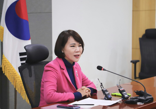 전현희 더불어민주당 의원이 서울시장 출마설을 공식화하고 평창동계올림픽 대회 이후 출마선언을 하겠다고 밝혔다. 
