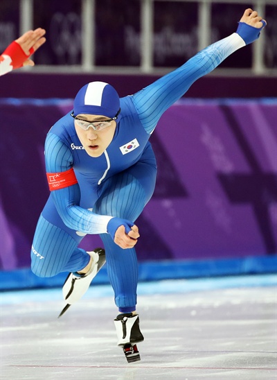 질주하는 모태범 19일 오후 강원 강릉스피드스케이팅경기장에서 열린 2018 평창동계올림픽 스피드스케이팅 남자 500m 경기에서 한국 모태범이 질주하고 있다.