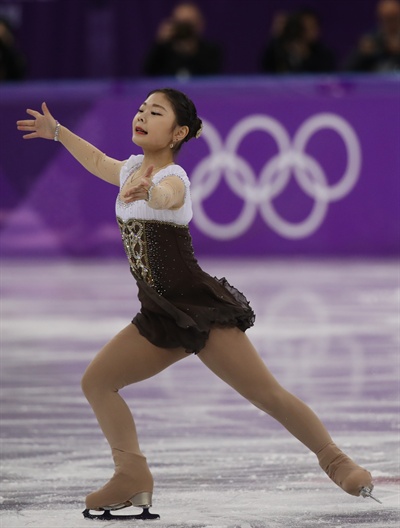 자신있게 해보자  21일 강릉아이스아레나에서 열린 2018 평창동계올림픽 피겨스케이팅 여자 싱글 쇼트프로그램에서 한국의 김하늘이 연기를 펼치고 있다. 
