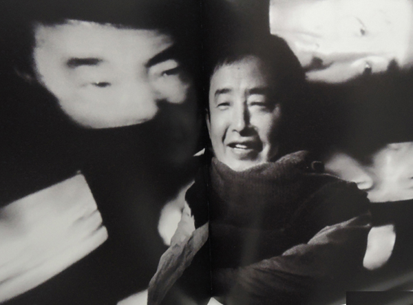 2015년 가고시안 갤러리(홍콩)에서 낸 백남준 도록에 들어 있는 그의 사진. 80년대 백남준 모습(Nam June Paik 'The Late Style' Catalogue 2015 ⓒ Gagosian Gallery: Hong Kong