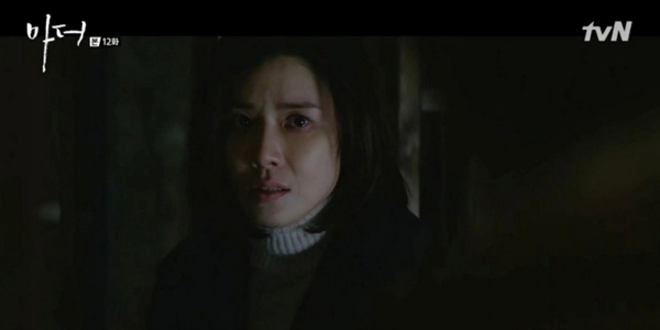  tvN <마더>의 한 장면.