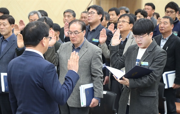  경남 함양군청은 5일 '공무원 선거중립 결의'를 했다.