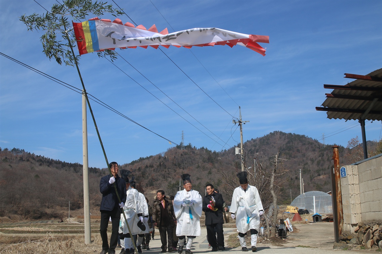 지난 2일, 해남군 삼산면 상가마을에서 대보름 행사가 열렸다.