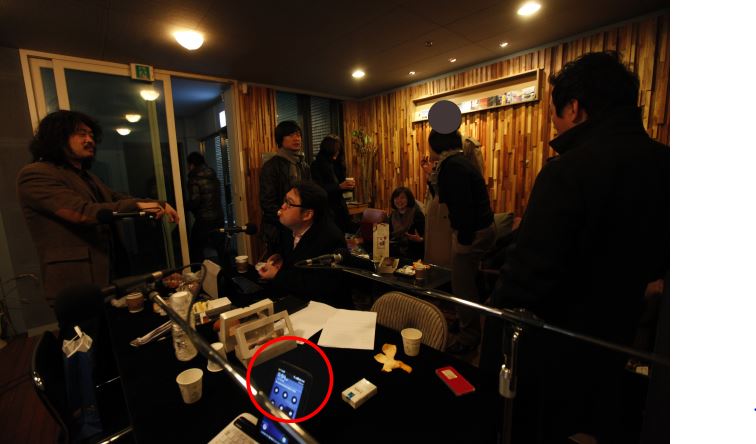 정봉주 변호인단이 공개한 사진. 정 전 의원이 2011년 12월 23일 오전 11시 54분 '나는 꼼수다' 스튜디오에서 찍힌 사진이다. 