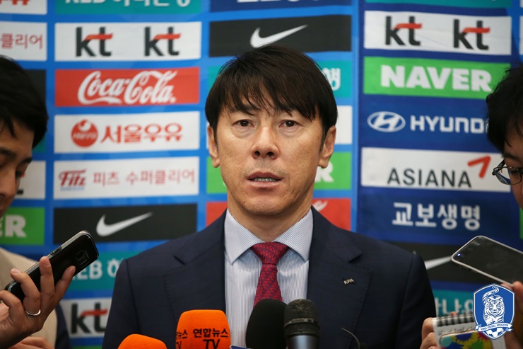 신태용 감독 한국 A대표팀 신태용 감독이 월드컵까지 얼마 남지 않은 기간 동안 많은 문제점을 해결해야 한다. 