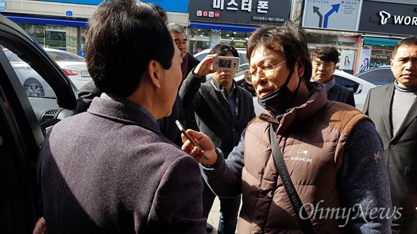 신영근 시민기자는 동네 이야기를 기록하고 세상에 알리기 위해 펜을 들었다.  