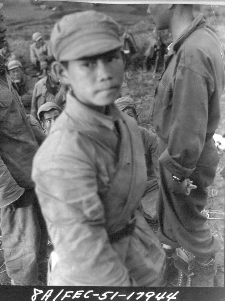 1951. 5. 29.  가장 나이 어린 13세의 중국군 포로.