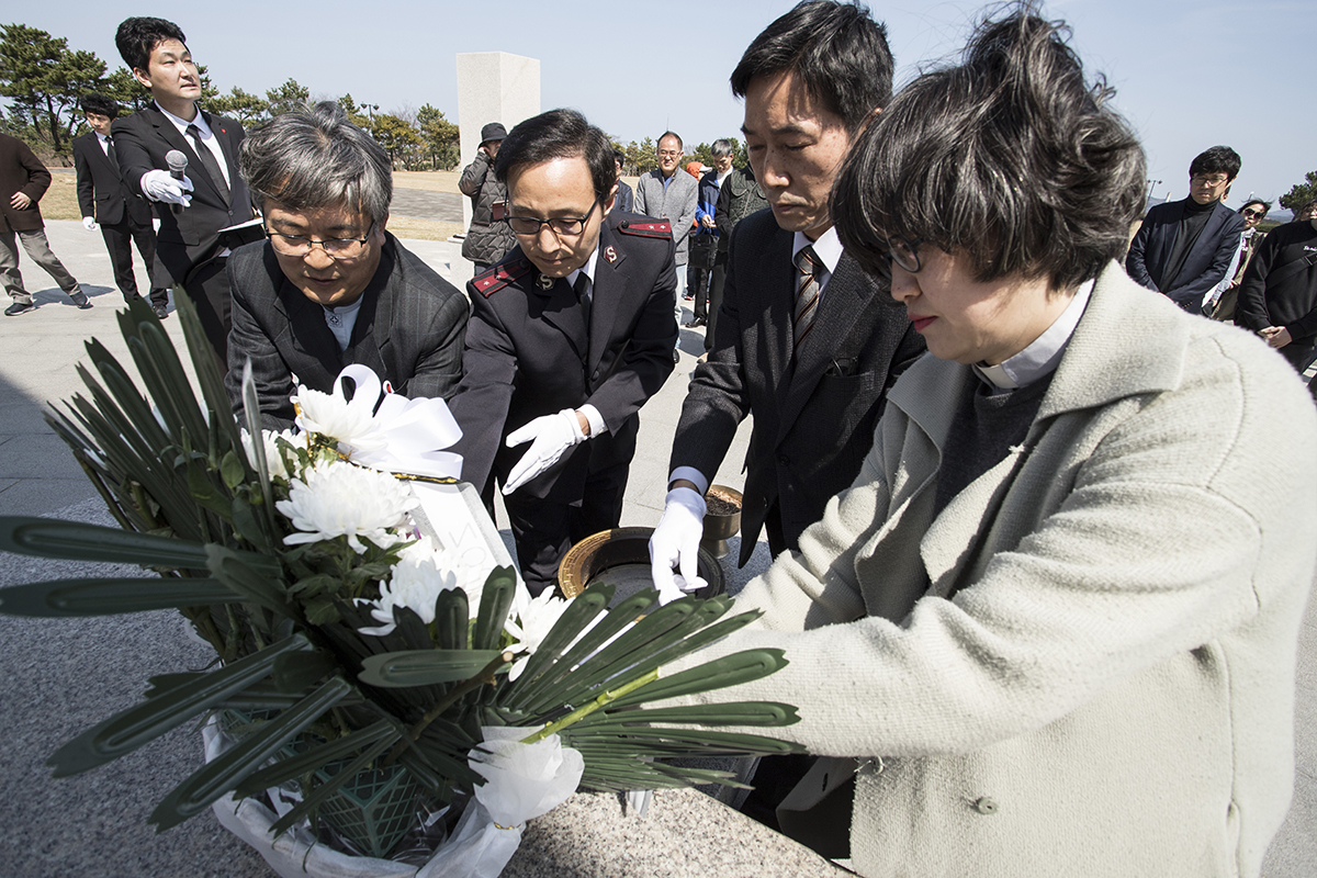  지난 달 14일 한국기독교교회협의회는 제주4.3 흔적을 찾아 평화기행을 진행했다. 당시 NCCK 지도부는 제주43 평화공원을 찾아 헌화했다. 