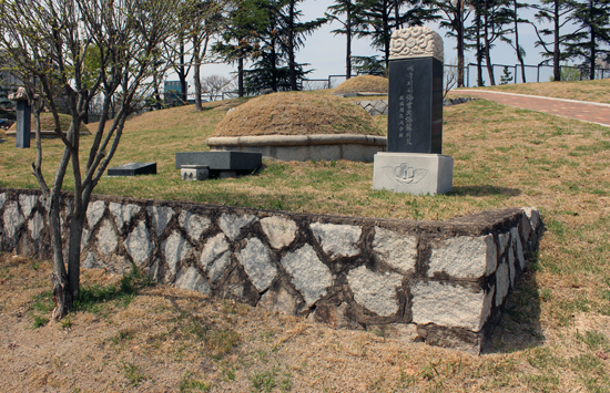 우해룡 지사의 묘소