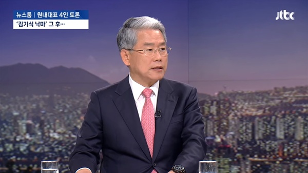  18일 방송된 JTBC <뉴스룸-긴급토론>의 한 장면.