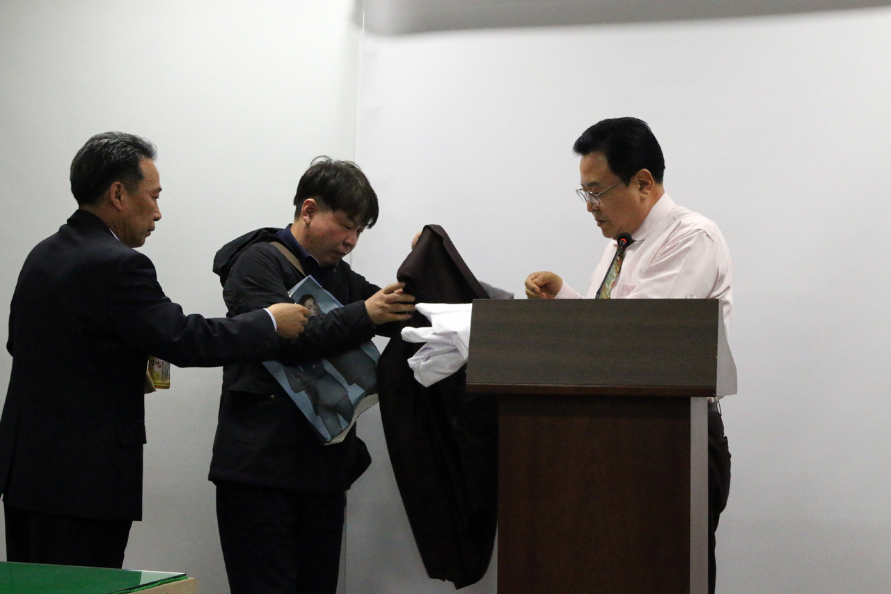 김 전 군수는 지난주에 자유한국당을 탈당한 뒤 기자회견이 열린 23일 태안군선관위에 무소속 예비후보로 등록을 마쳤다.
