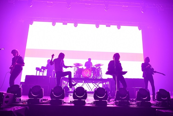  4월 21일 서울 한남동 블루스퀘어에서 내한 공연을 가진 프랑스 록 밴드 피닉스(Phoenix)