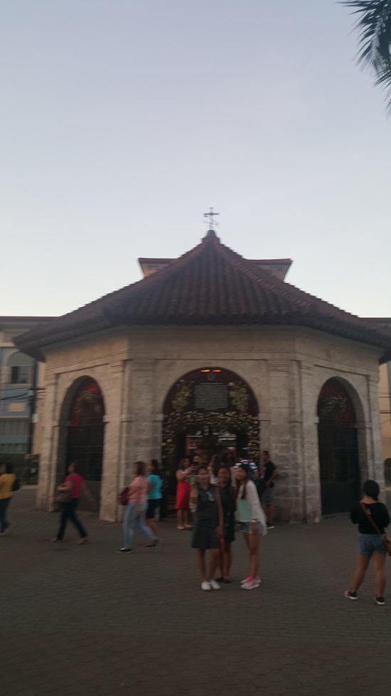마젤란의 십자가가 안치된 작은 건물
