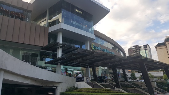 세부시티의 최대 현대식 야알라 쇼핑몰