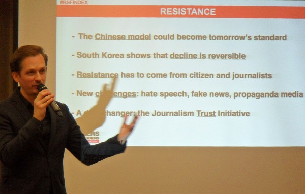 샌드릭 알비아니 RSF 아시아지부장이 세계 언론자유지수  현황을 설명하고 있다.