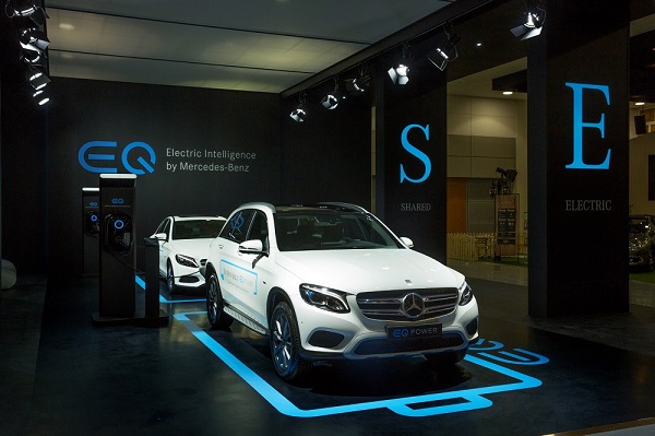 메르세데스-벤츠 코리아는 2일 개막한 '제 5회 국제전기자동차엑스포'에서 전기차 브랜드 EQ와 친환경차 2종을 선보였다. 