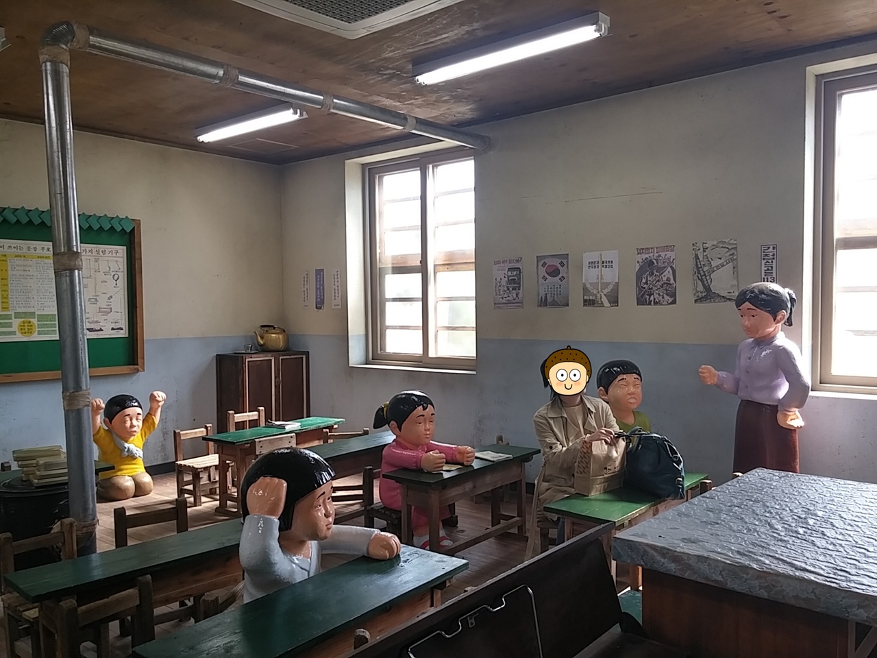 옛 장생포 초등학교를 재현한 전시관