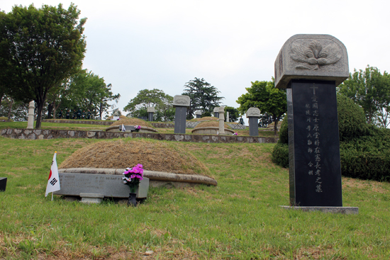 박재헌 지사의 묘소